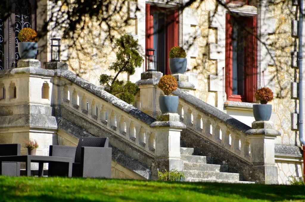 Chateau La Thuiliere Saint-Front-de-Pradoux 외부 사진
